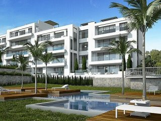 * PRESTIGIOUS 3 BED 3 BATH APARTMENT