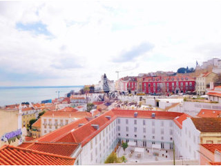 2 Bedrooms Apartment In Graca, Lisbon