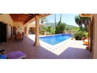 5 Bedrooms - Finca - For Sale
