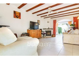 2 bedroom bungalow in sort after..