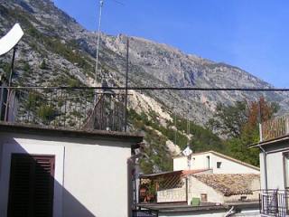 Townhouse in a tourist area. ABRUZZO