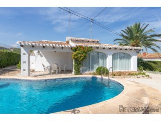 Very private 3 bedroom villa on one level on a flat plot in..