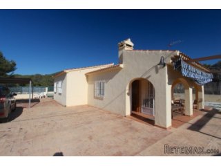 South facing villa for sale with 3 bedrooms on a large flat..