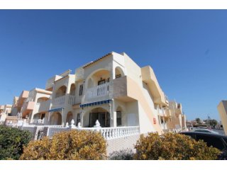This cozy apartment is located in sunny La Florida in the..