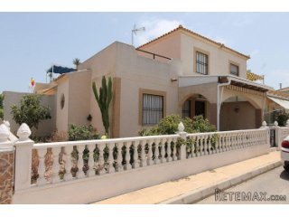 This charming property is located in the nice town of Playa..