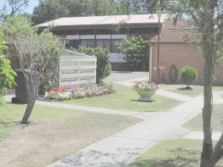 Belmont Retirement - 2 bdms unit -..