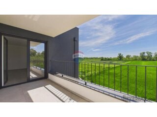 Zagreb, Resnik-novogradnja, četverosoban stan 93m2 i 2 parki