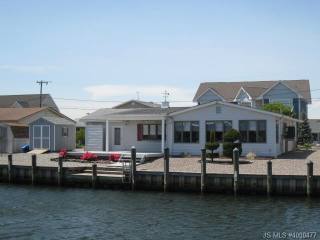 3 bedroom Flat For Sale: 842 Bowline..