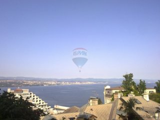 Opatija - etaža u vili u centru Opatije s okućnicom, prekras