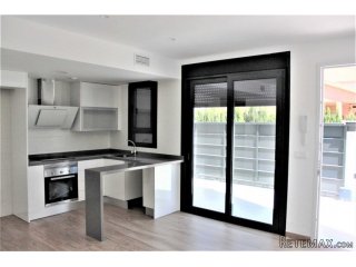 Nuevo apartamento en planta baja de 2 dormitorios y 1..