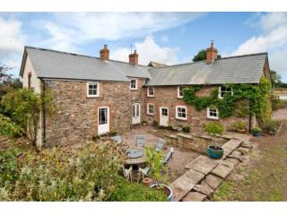 Little Llandeilo Farm, Llanddewi..