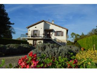 Lovely property in Mansle - walking..