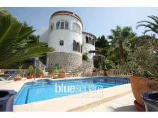 Charming villa with sea view