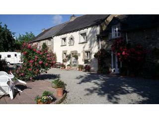 Detached property consisting of 3..
