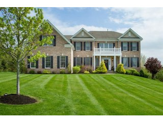 5 bedroom House For Sale: 100 Shamrock..