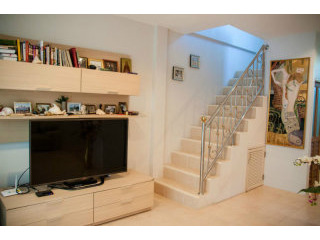 Well Maintained 2 Bedroom Town House..