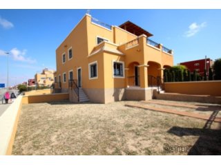 Chalet adosado ubicado en Los Altos (Orihuela..