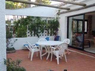 2 Bed Villa for sale in Calahonda