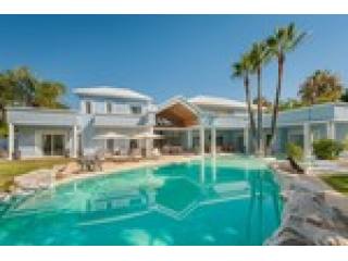 6 Bedrooms - Villa - Malaga - For Sale