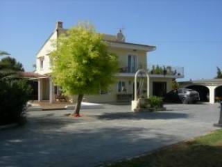 Beautiful country house near Can..