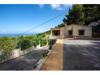 Finca with sea views for sale in Benimeli mountains. The..