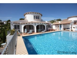 Detached villa in Monte Pego, with multiple services such..