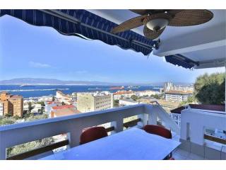 4 bedroom Apartment For Sale: Gardiners..