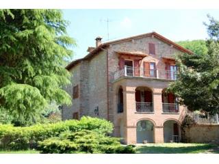 Restored House With Pool Close To Town