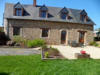 Noyal Sous Bazouges - House For Sale