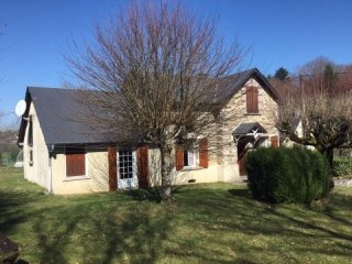 Rural House with Open Countryside Biews