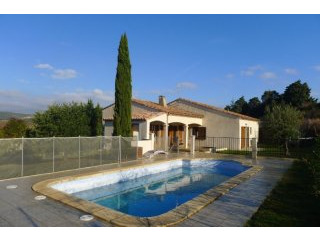 Well Renovated Vill With Garden..