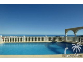 Superb sea view villa, built in 2002, with a modern, open..