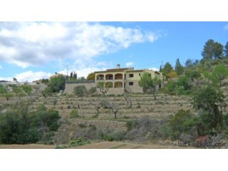 This stunning house is built on quiet location offering..