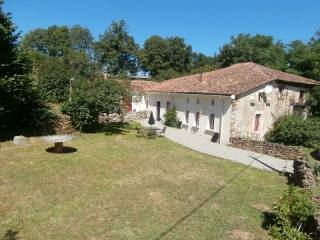 4268me Charming Country Cottage with..