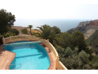 South facing villa with spectacular views near the seafront..