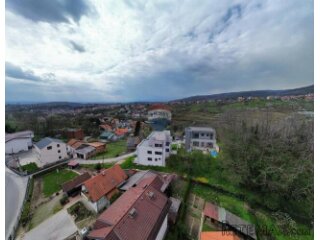 Zagreb - Mikulići četvorosoban dvoetažni stan s garažom
