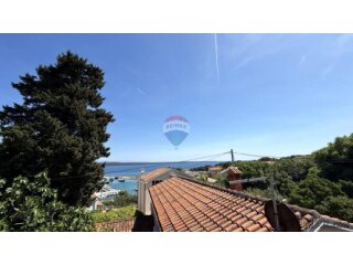 Lošinj, Nerezine, Dvije kuće, garaža, vrt