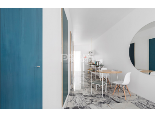 Beautifully Designed Apartment In..