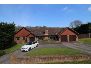 4 bedroom, Detached Bungalow house for..