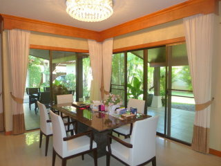Beautiful 3 bedroom villa in upscale..