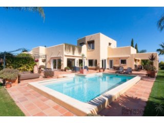 Modern Ibiza style home for sale in a plot of 13.225 m2..