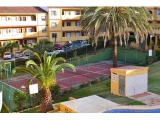Apartment - A tastefully furnished top..