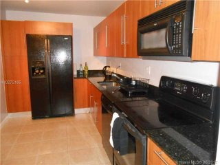 1 bedroom Flat For Sale: 3001 S Ocean..