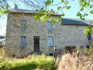 Habitable Rural House to Renovate