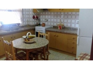 Spacious Top Floor 3 Bedroom Apartment..