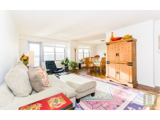 2 bedroom Apartment For Sale: 2500..