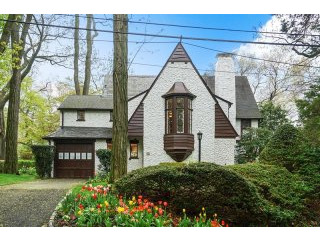 4 bedroom House For Sale: 40 Caterson..