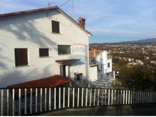 Opatija ( Pobri ) , kuća 330 m2, okućnica 970 m2