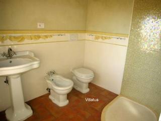 Country/farmhouse - For Sale - East of..