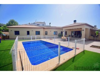 Modern contemporary style one level 3 bedroom villa built..